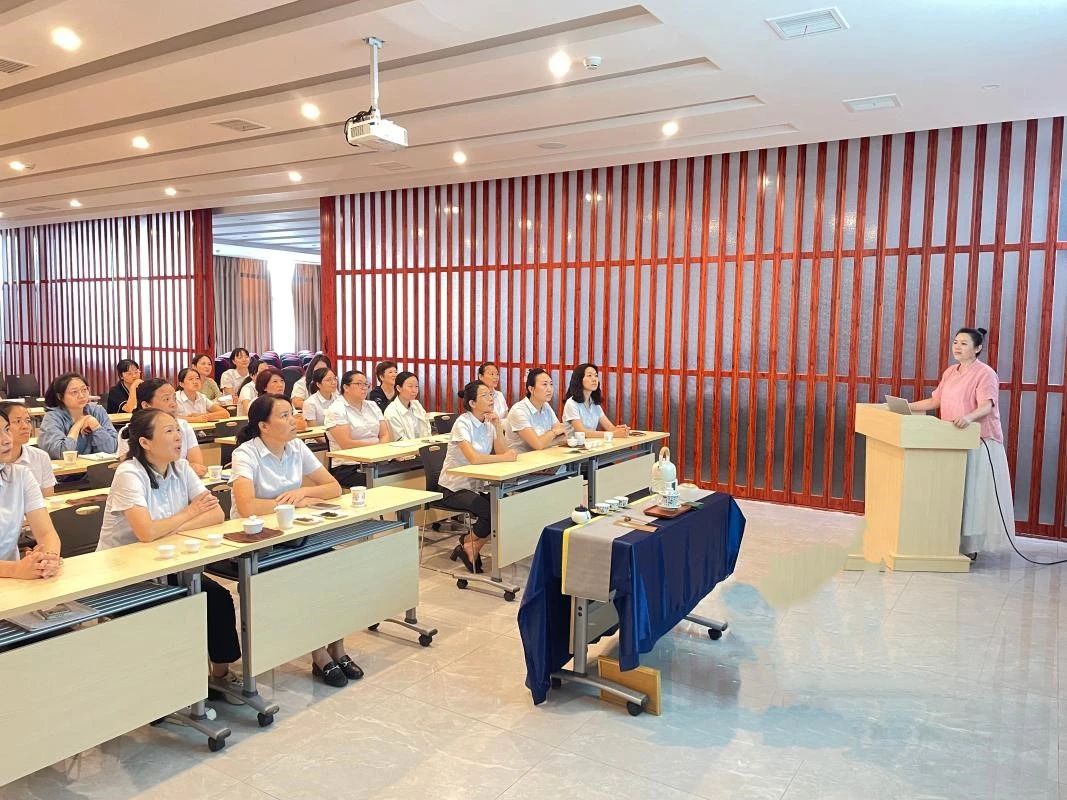 必博官方网站药业集团工会开展女职工素质教育